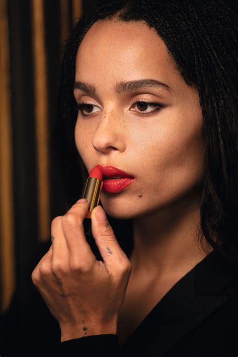 zoe kravitz red lipstick colir.